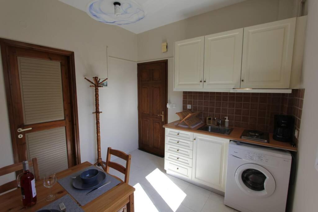 Cozy Apartment In The Heart Of The Town Argostoli  Bagian luar foto